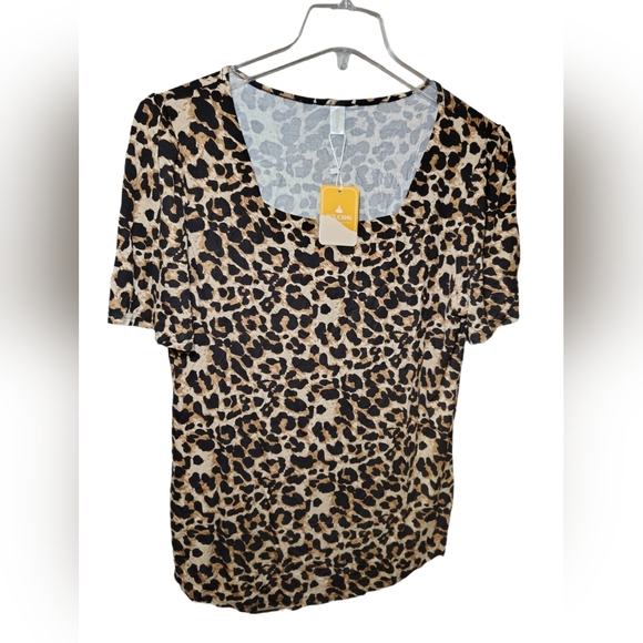 Goucehn Tops - Leopard Print Short Sleeve Women's Top